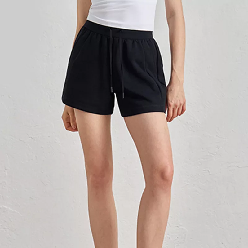 Loose-Fit Simplified Quarter-Length Yoga Pants