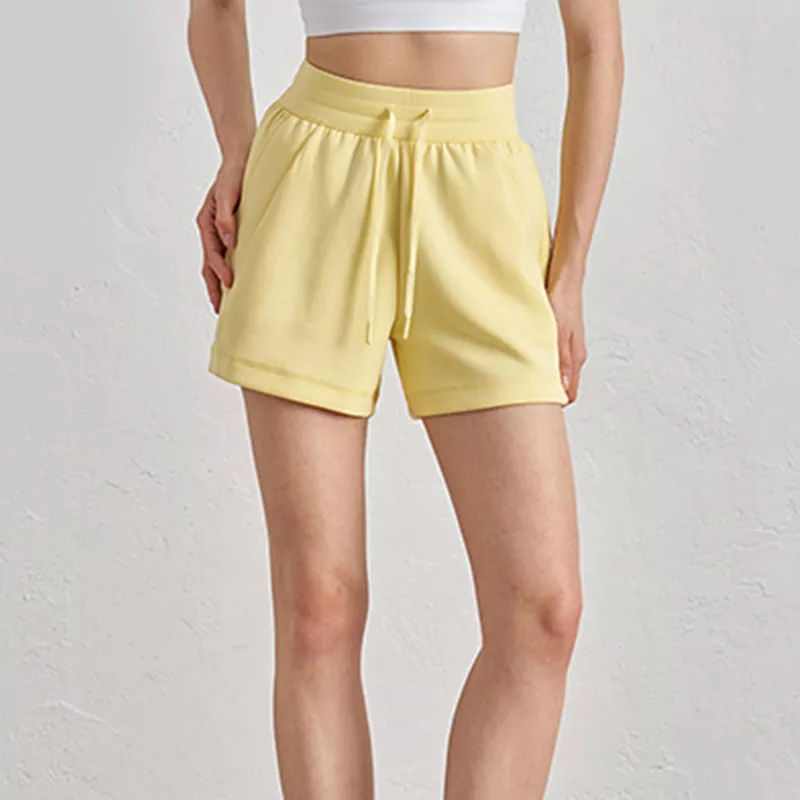 Loose-Fit Simplified Quarter-Length Yoga Pants
